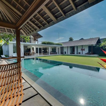 Villa Kavya - 8-Minute Walk From Berawa Beach Canggu  Exterior photo