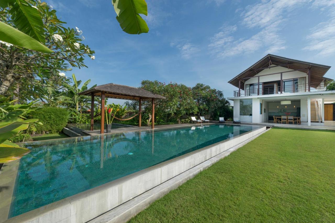 Villa Kavya - 8-Minute Walk From Berawa Beach Canggu  Exterior photo